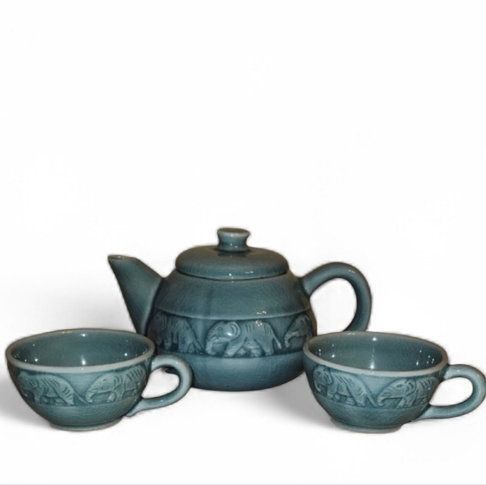 VTG KASAMA Ceramic Teapot and Cups (2) Set with Elephant Design